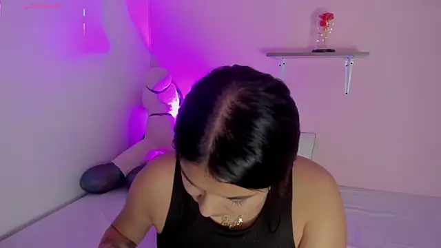 Snapshot of Oriana_Guzman chatting on November 2025 11:27:02 PM Oriana Guzman online show from November 2025 11:27:02 PM