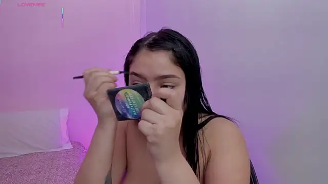 Snapshot of Oriana_Guzman chatting on February 2026 03:46:02 PM Oriana Guzman online show from February 2026 03:46:02 PM