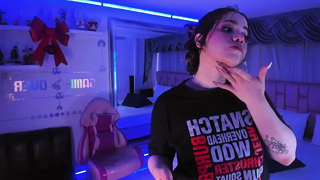 albaismynameX online show from December 2024 12:12:02 PM