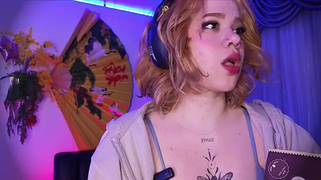 albaismynameX online show from September 2025 12:10:01 PM