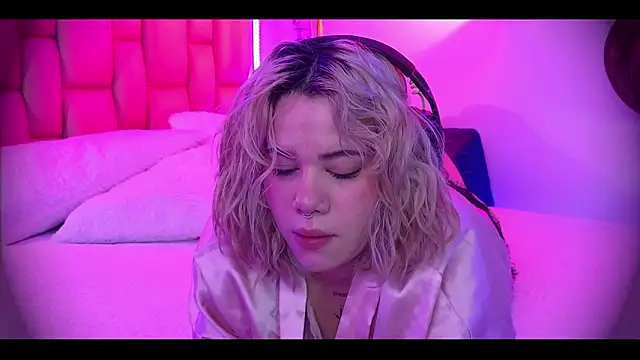 albaismynameX online show from March 2026 12:12:02 PM