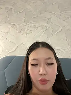 Snapshot of Aiko_Yumi chatting on February 2025 04:58:02 PM Aiko Yumi online show from February 2025 04:58:02 PM