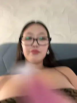 Snapshot of Aiko_Yumi chatting on March 2025 08:00:01 PM Aiko Yumi online show from March 2025 08:00:01 PM