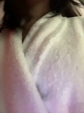 Snapshot of Aiko_Yumi chatting on September 2025 09:49:01 PM Aiko Yumi online show from September 2025 09:49:01 PM