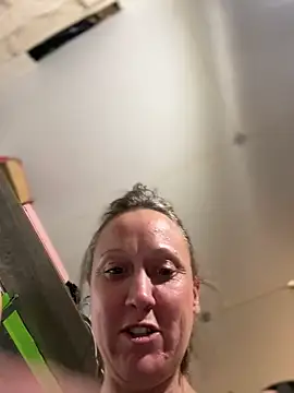 Snapshot of SexyB214 chatting on December 2024 02:25:02 AM SexyB214 online show from December 2024 02:25:02 AM