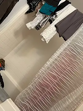 Snapshot of SexyB214 chatting on December 2024 04:22:01 PM SexyB214 online show from December 2024 04:22:01 PM