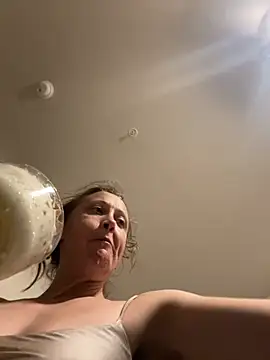 Snapshot of SexyB214 chatting on September 2025 03:23:02 AM SexyB214 online show from September 2025 03:23:02 AM