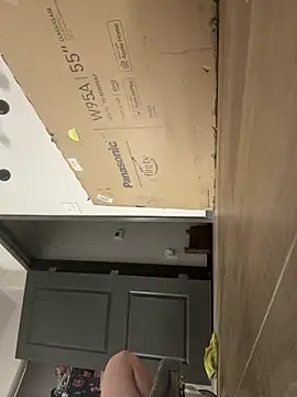 Snapshot of SexyB214 chatting on October 2025 05:41:01 AM SexyB214 online show from October 2025 05:41:01 AM