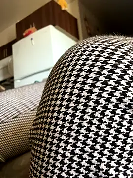 Snapshot of SexyB214 chatting on November 2025 10:32:02 PM SexyB214 online show from November 2025 10:32:02 PM