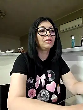 Snapshot of Milf_Abigail chatting on March 2026 02:33:02 AM Milf Abigail online show from March 2026 02:33:02 AM