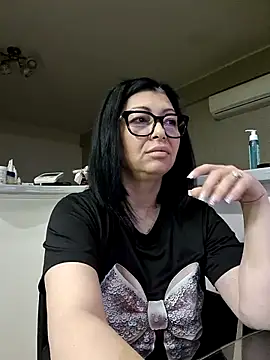 Snapshot of Milf_Abigail chatting on March 2026 01:50:01 AM Milf Abigail online show from March 2026 01:50:01 AM