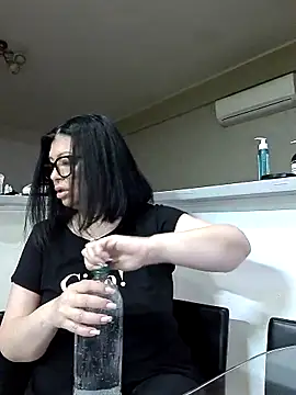 Snapshot of Milf_Abigail chatting on March 2026 01:18:01 AM Milf Abigail online show from March 2026 01:18:01 AM