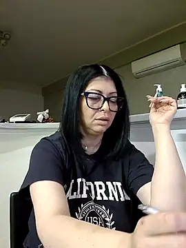 Snapshot of Milf_Abigail chatting on April 2026 02:12:02 AM Milf Abigail online show from April 2026 02:12:02 AM