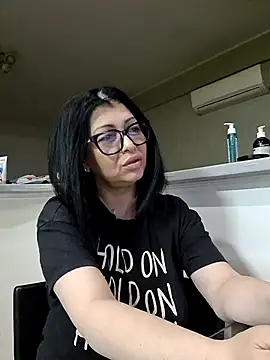 Snapshot of Milf_Abigail chatting on April 2026 01:47:01 AM Milf Abigail online show from April 2026 01:47:01 AM