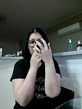 Snapshot of Milf_Abigail chatting on April 2026 11:57:02 PM Milf Abigail online show from April 2026 11:57:02 PM