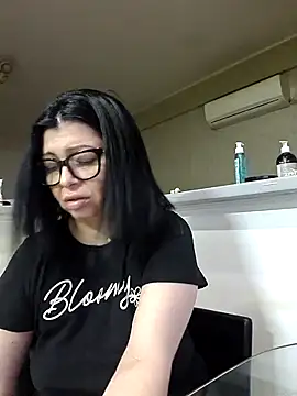 Snapshot of Milf_Abigail chatting on April 2026 01:55:01 AM Milf Abigail online show from April 2026 01:55:01 AM