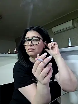 Snapshot of Milf_Abigail chatting on April 2026 12:35:01 AM Milf Abigail online show from April 2026 12:35:01 AM