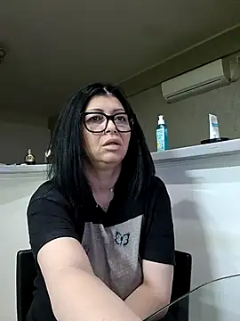 Snapshot of Milf_Abigail chatting on April 2026 01:31:02 AM Milf Abigail online show from April 2026 01:31:02 AM