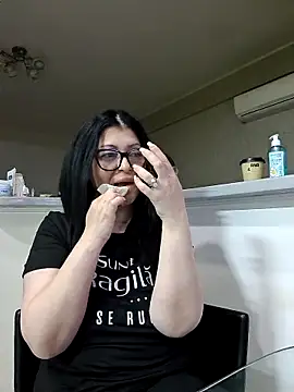Snapshot of Milf_Abigail chatting on April 2026 12:43:02 AM Milf Abigail online show from April 2026 12:43:02 AM