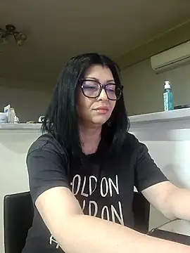 Snapshot of Milf_Abigail chatting on April 2026 01:41:01 AM Milf Abigail online show from April 2026 01:41:01 AM