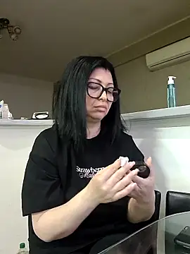 Snapshot of Milf_Abigail chatting on April 2026 03:15:02 AM Milf Abigail online show from April 2026 03:15:02 AM