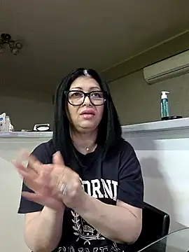 Snapshot of Milf_Abigail chatting on May 2026 02:06:01 AM Milf Abigail online show from May 2026 02:06:01 AM