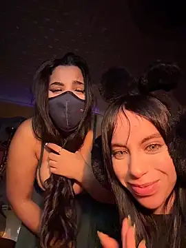 Snapshot of ORLA86 chatting on December 2025 09:32:01 PM ORLA86 online show from December 2025 09:32:01 PM