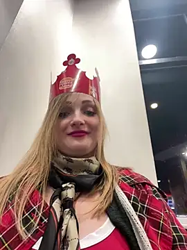 Snapshot of LadyTatiana_Madam chatting on January 2025 06:12:02 PM LadyTatiana Madam online show from January 2025 06:12:02 PM