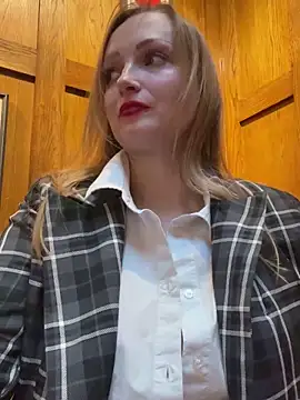 Snapshot of LadyTatiana_Madam chatting on February 2025 02:25:01 PM LadyTatiana Madam online show from February 2025 02:25:01 PM