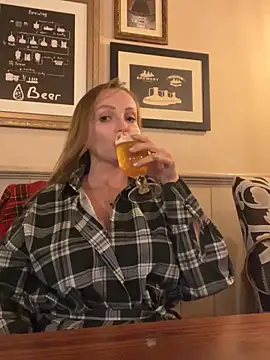 Snapshot of LadyTatiana_Madam chatting on December 2025 08:05:01 PM LadyTatiana Madam online show from December 2025 08:05:01 PM