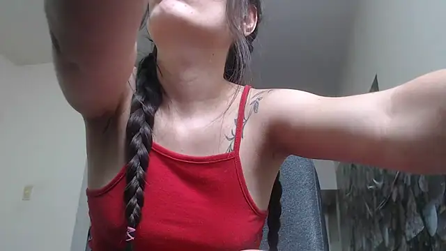 Snapshot of Karla_sweed chatting on October 2025 11:35:02 PM Karla sweed online show from October 2025 11:35:02 PM