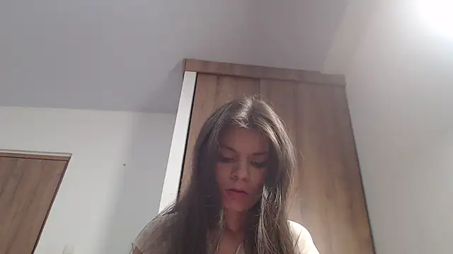 Snapshot of Karla_sweed chatting on December 2025 10:39:02 PM Karla sweed online show from December 2025 10:39:02 PM