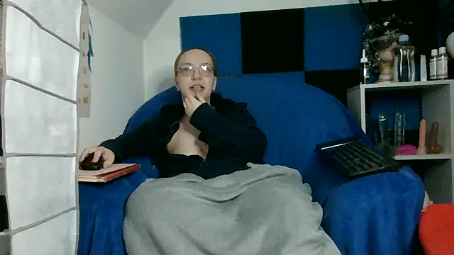 Isabella Geney online show from March 2026 08:53:01 PM