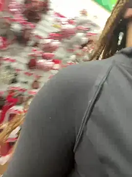 Snapshot of MelSaunders chatting on December 2024 11:30:01 PM MelSaunders online show from December 2024 11:30:01 PM