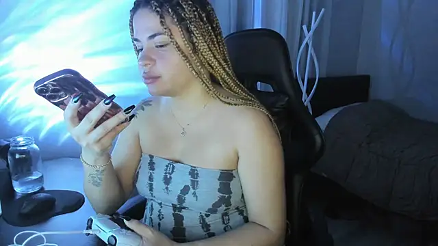 Snapshot of MelSaunders chatting on December 2024 06:42:02 AM MelSaunders online show from December 2024 06:42:02 AM