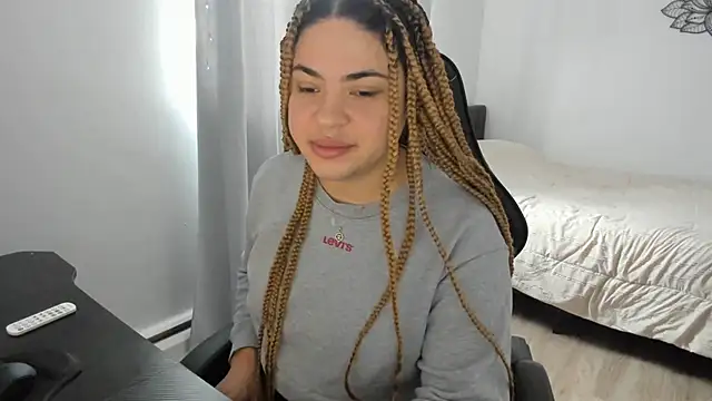 Snapshot of MelSaunders chatting on December 2024 06:12:01 PM MelSaunders online show from December 2024 06:12:01 PM