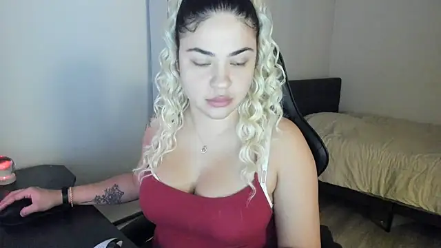 Snapshot of MelSaunders chatting on January 2025 03:15:01 AM MelSaunders online show from January 2025 03:15:01 AM