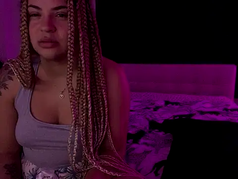 Snapshot of MelSaunders chatting on October 2025 01:57:01 AM MelSaunders online show from October 2025 01:57:01 AM