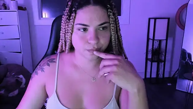 Snapshot of MelSaunders chatting on October 2025 04:05:02 AM MelSaunders online show from October 2025 04:05:02 AM