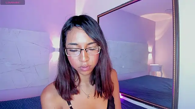 AbrilBrent online show from December 2024 07:33:01 PM