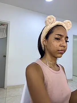 AbrilBrent online show from September 2025 07:28:01 PM