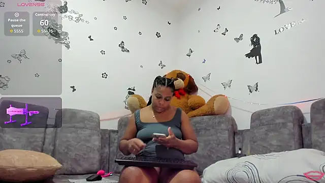 BrianaHazel online show from November 2025 12:09:01 AM