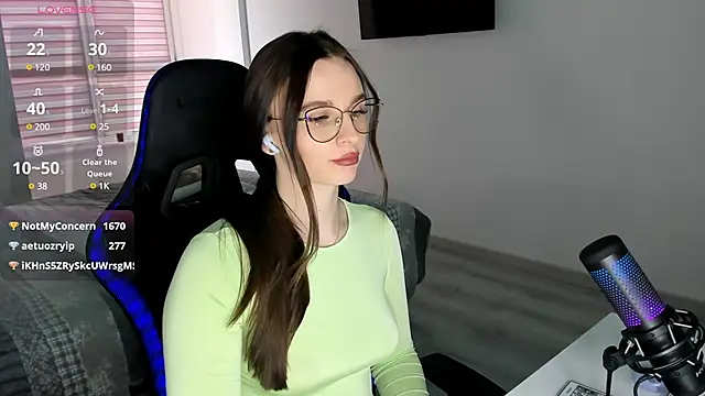 MCfly 11 online show from March 2025 12:09:02 PM