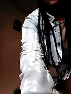 Snapshot of ThaBundaa chatting on March 2025 01:04:02 PM ThaBundaa online show from March 2025 01:04:02 PM