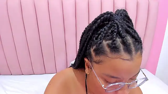 Snapshot of ISABELLA_020 chatting on February 2025 03:41:02 PM ISABELLA 020 online show from February 2025 03:41:02 PM