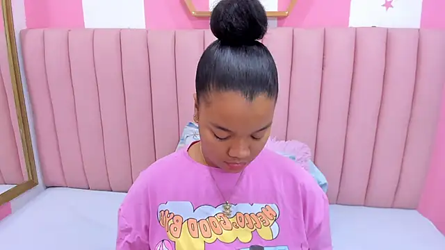 Snapshot of ISABELLA_020 chatting on March 2025 11:23:01 AM ISABELLA 020 online show from March 2025 11:23:01 AM