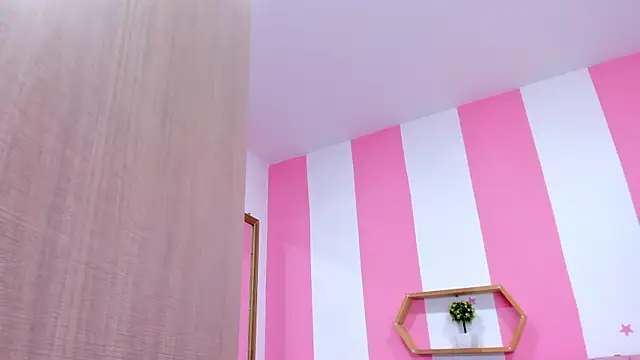 Snapshot of ISABELLA_020 chatting on March 2025 11:40:01 AM ISABELLA 020 online show from March 2025 11:40:01 AM