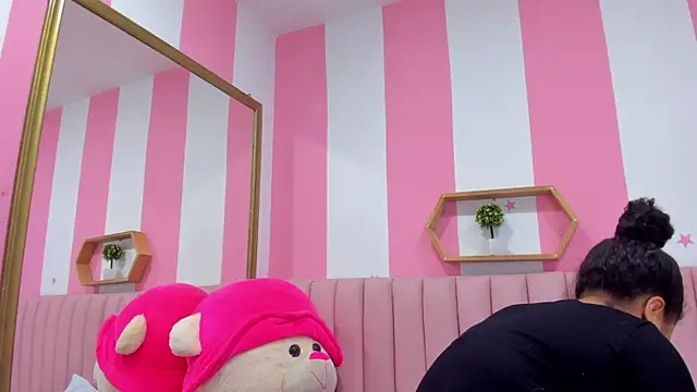 Snapshot of ISABELLA_020 chatting on September 2025 01:44:02 PM ISABELLA 020 online show from September 2025 01:44:02 PM