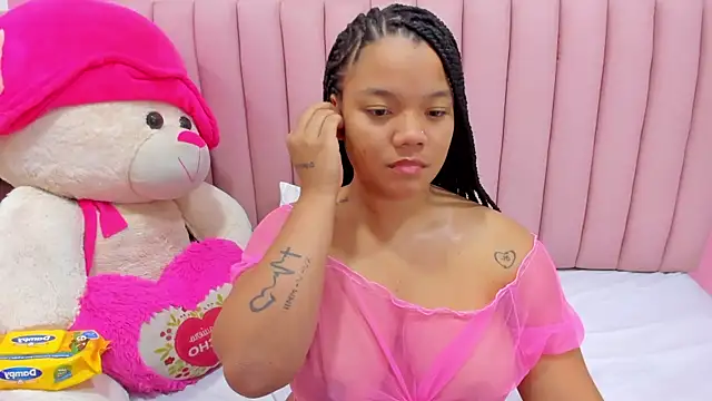 Snapshot of ISABELLA_020 chatting on October 2025 12:25:01 PM ISABELLA 020 online show from October 2025 12:25:01 PM