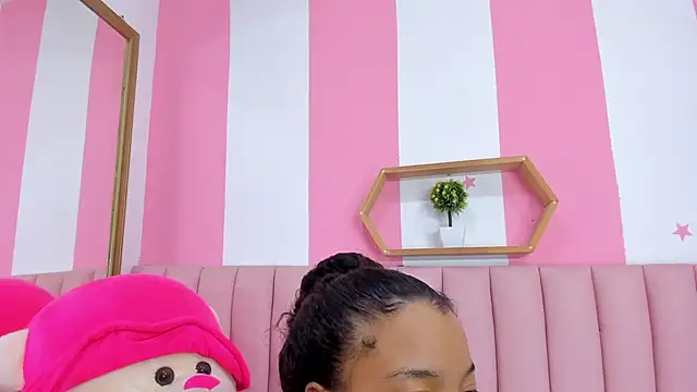 ISABELLA 020 online show from May 2026 12:04:02 PM